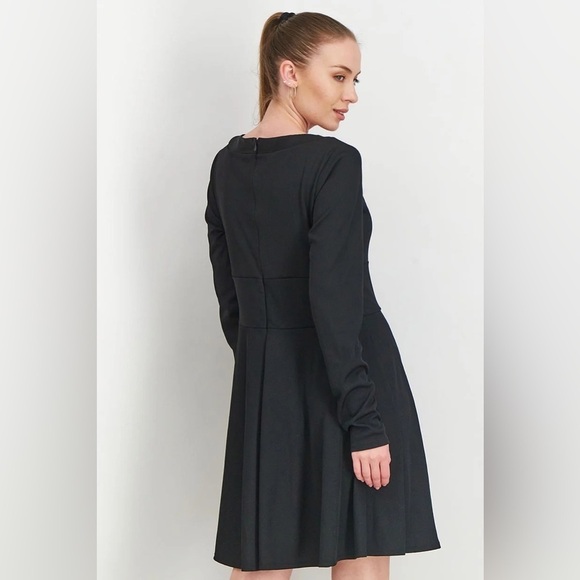 NWOT GUESS Women’s Long Sleeve Textured Fit Flare Relaxed Dress Black Small S - Picture 2 of 4